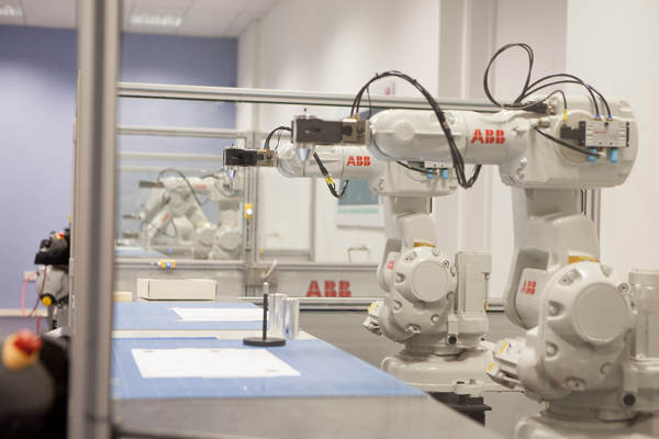 Seminar provides step-by-step guide to improving your productivity with robots