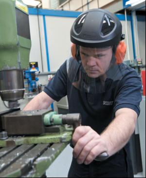 Interchangeable visor systems