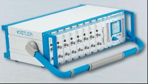 Modular multichannel charge amplifier