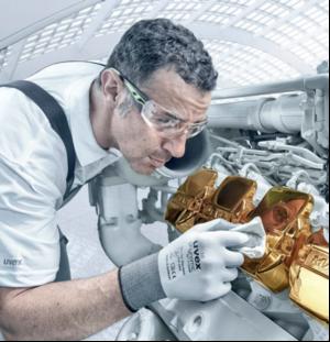 Safety glove suitable for precision work