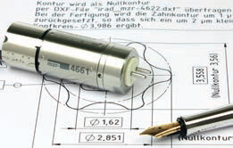 Compact gear pumps